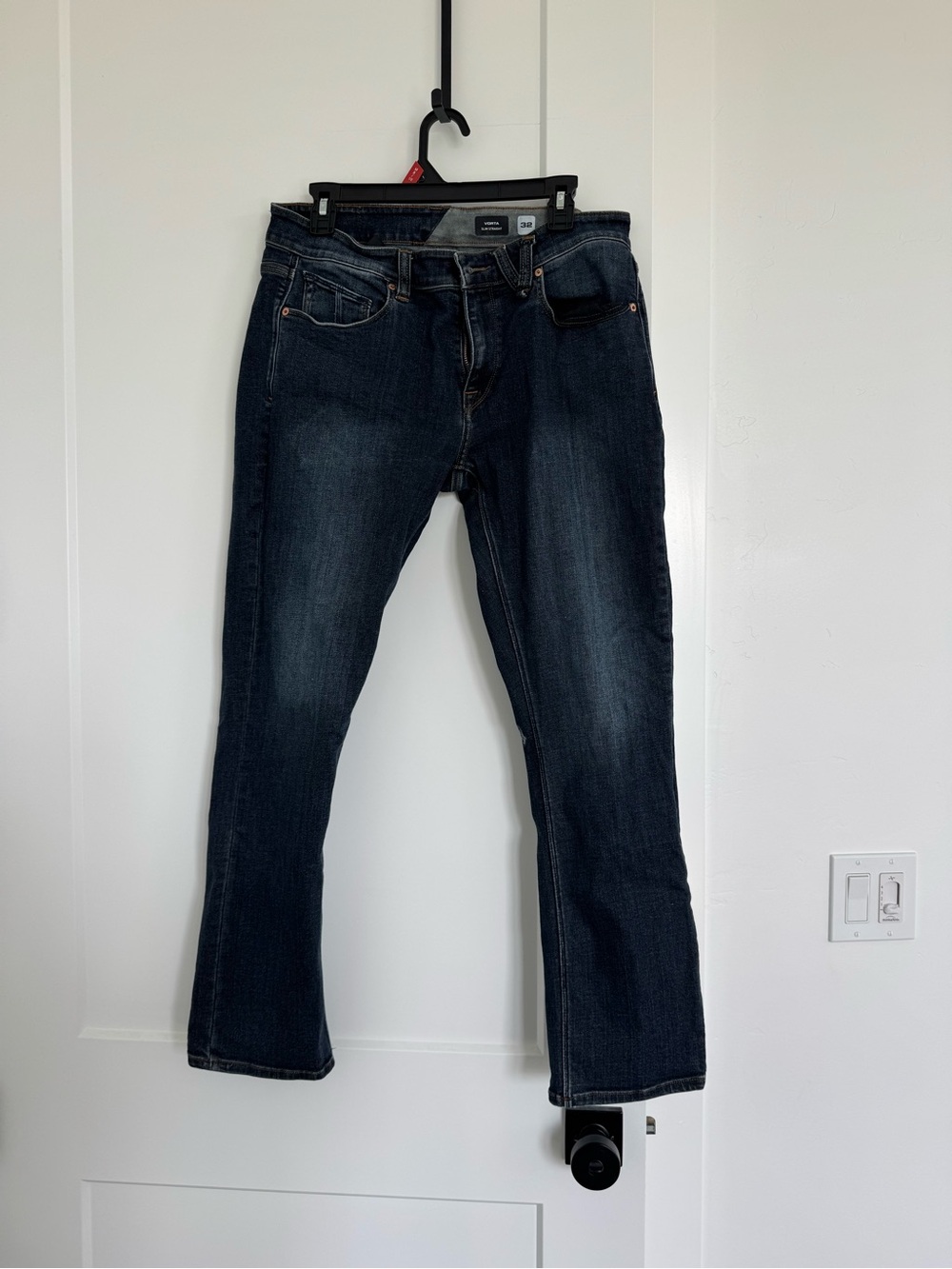 NWOT Volcom Men’s Slim Straight Jeans in Dark Blue